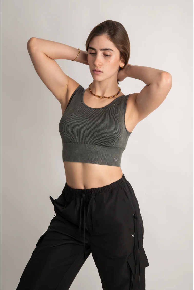 SEAMLEES TOP